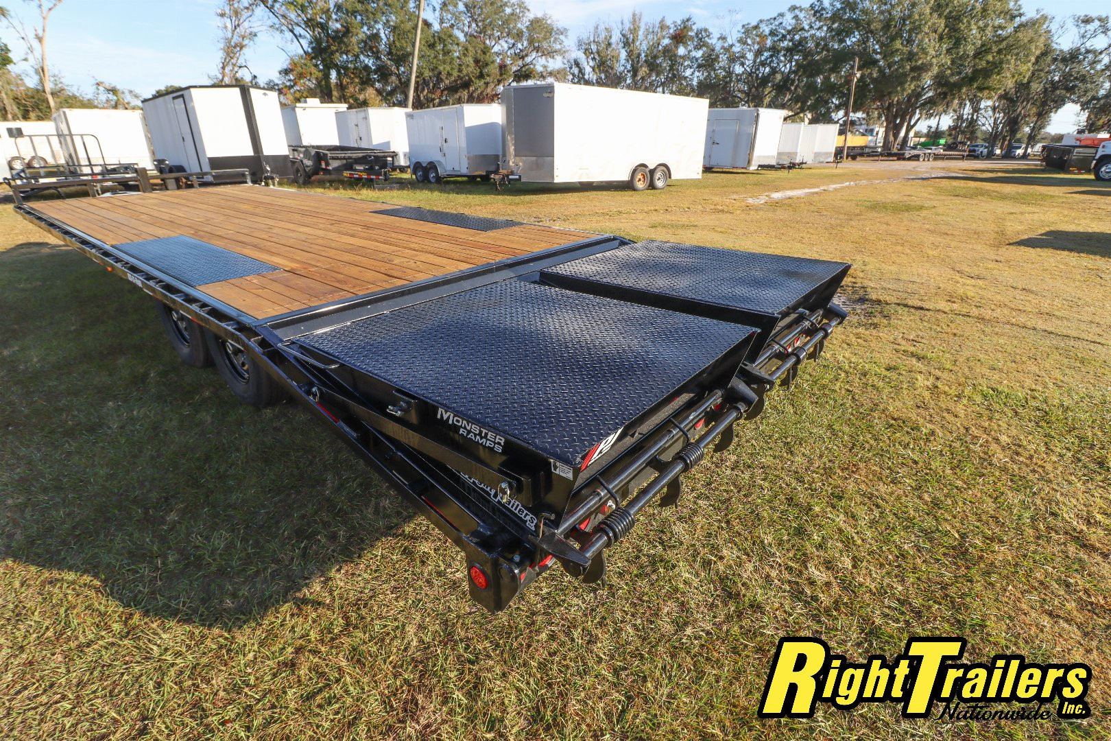 New 2025 8.5x24 PJ Deckover Equipment Trailer