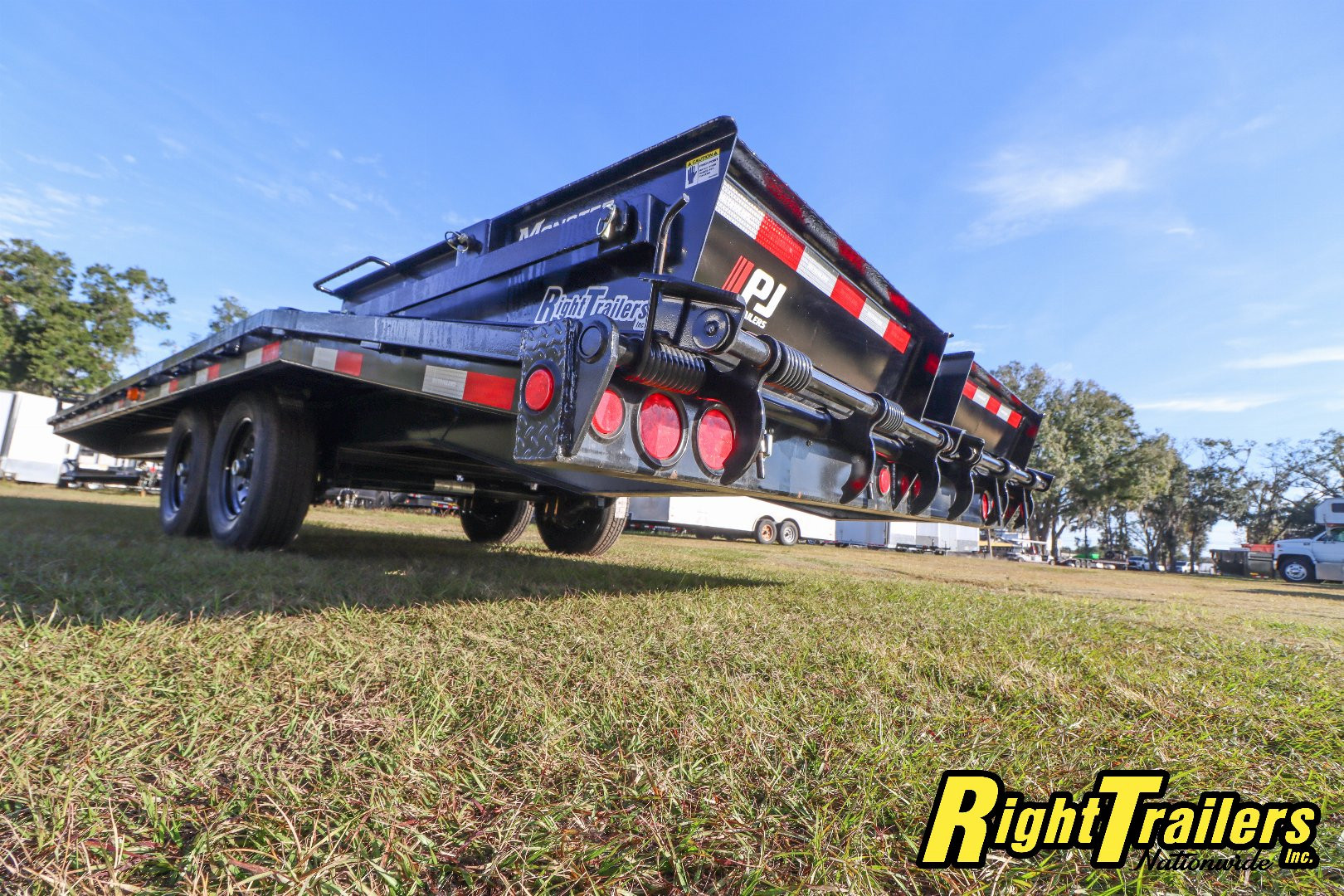 New 2025 8.5x24 PJ Deckover Equipment Trailer