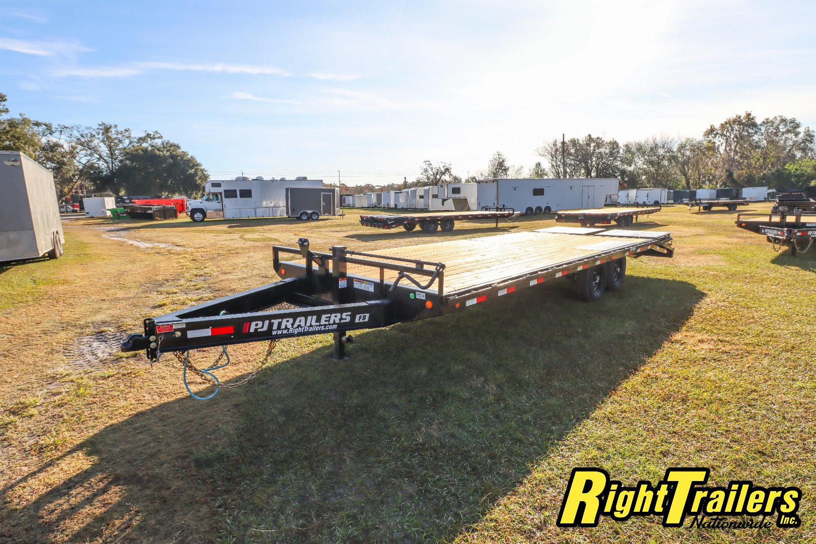 New 2025 8.5x24 PJ Deckover Equipment Trailer