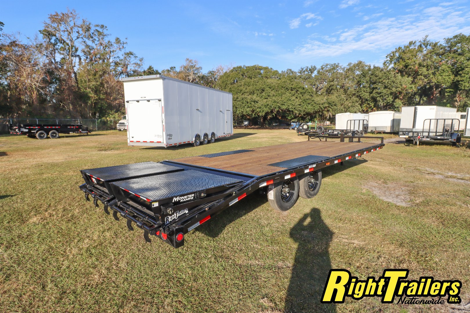 New 2025 8.5x24 PJ Deckover Equipment Trailer