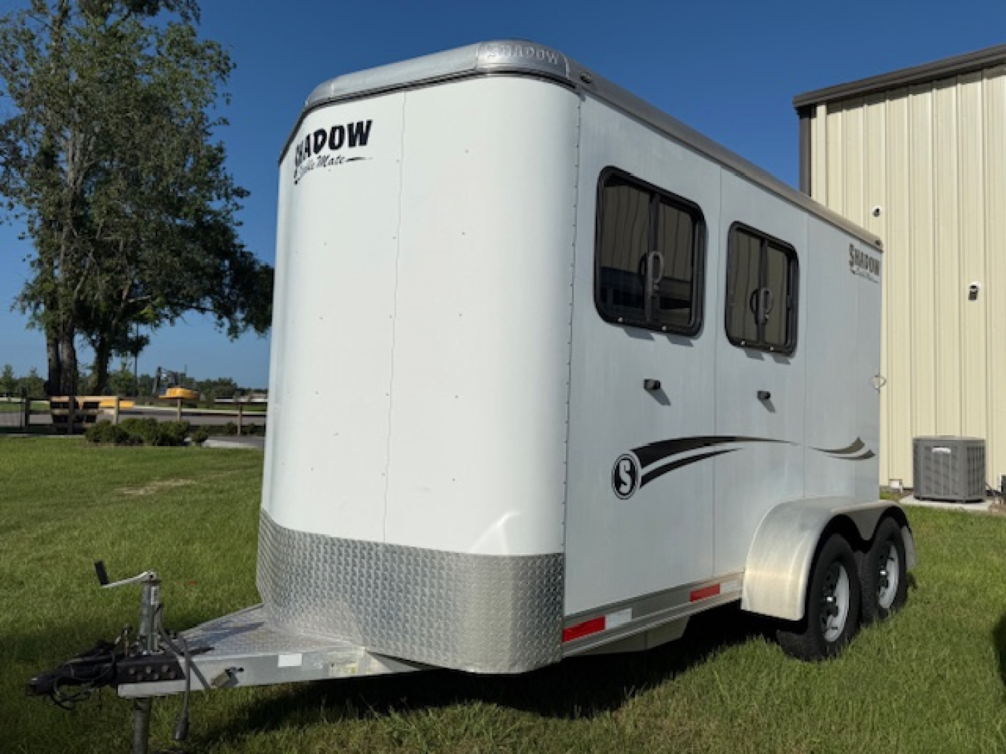 Used 2016 Shadow 2 horse slant bumper pull w/dressing room Horse Trailer