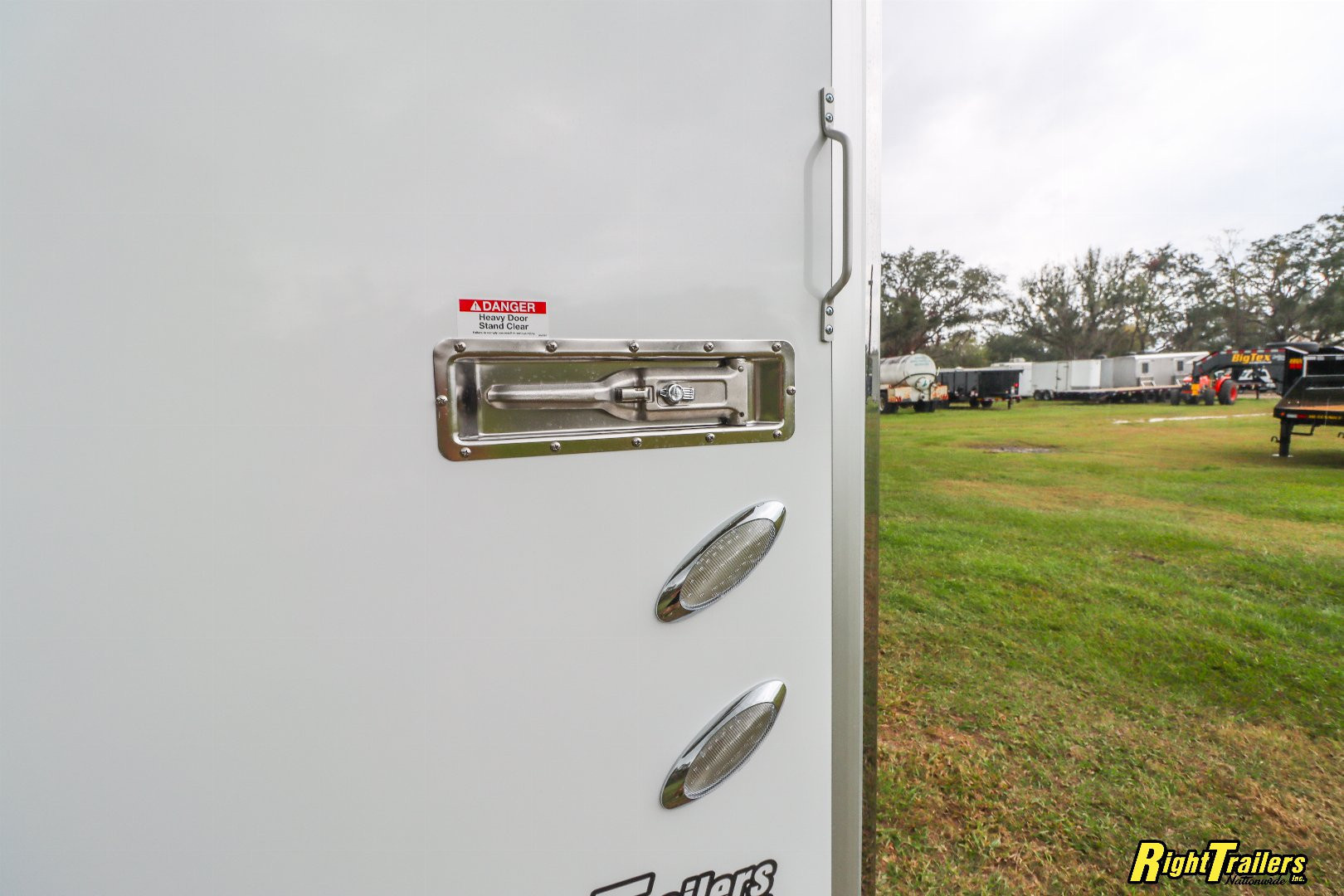 New 2025 inTech Trailers 8.5x34 Race Trailer