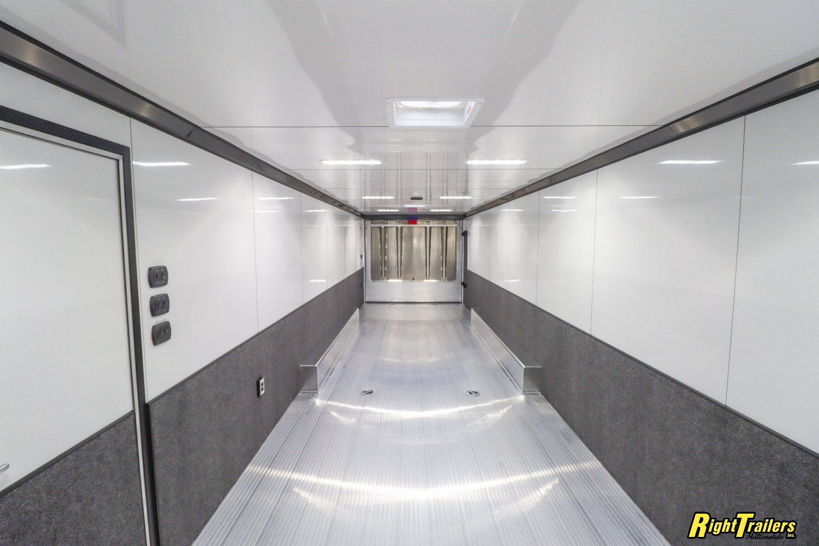 New 2025 inTech Trailers 8.5x34 Race Trailer