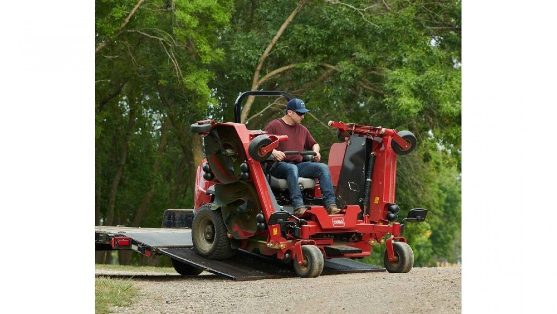 New Toro 7500-D Series 144" (366 cm) 44 HP 1568cc Diesel Rear Discharge (72144)