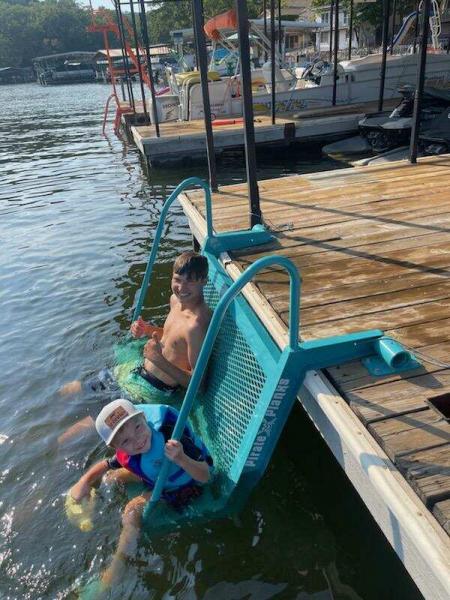 New 2026 Maxwell BOOTY BENCH/ Dock Ladder Attachment