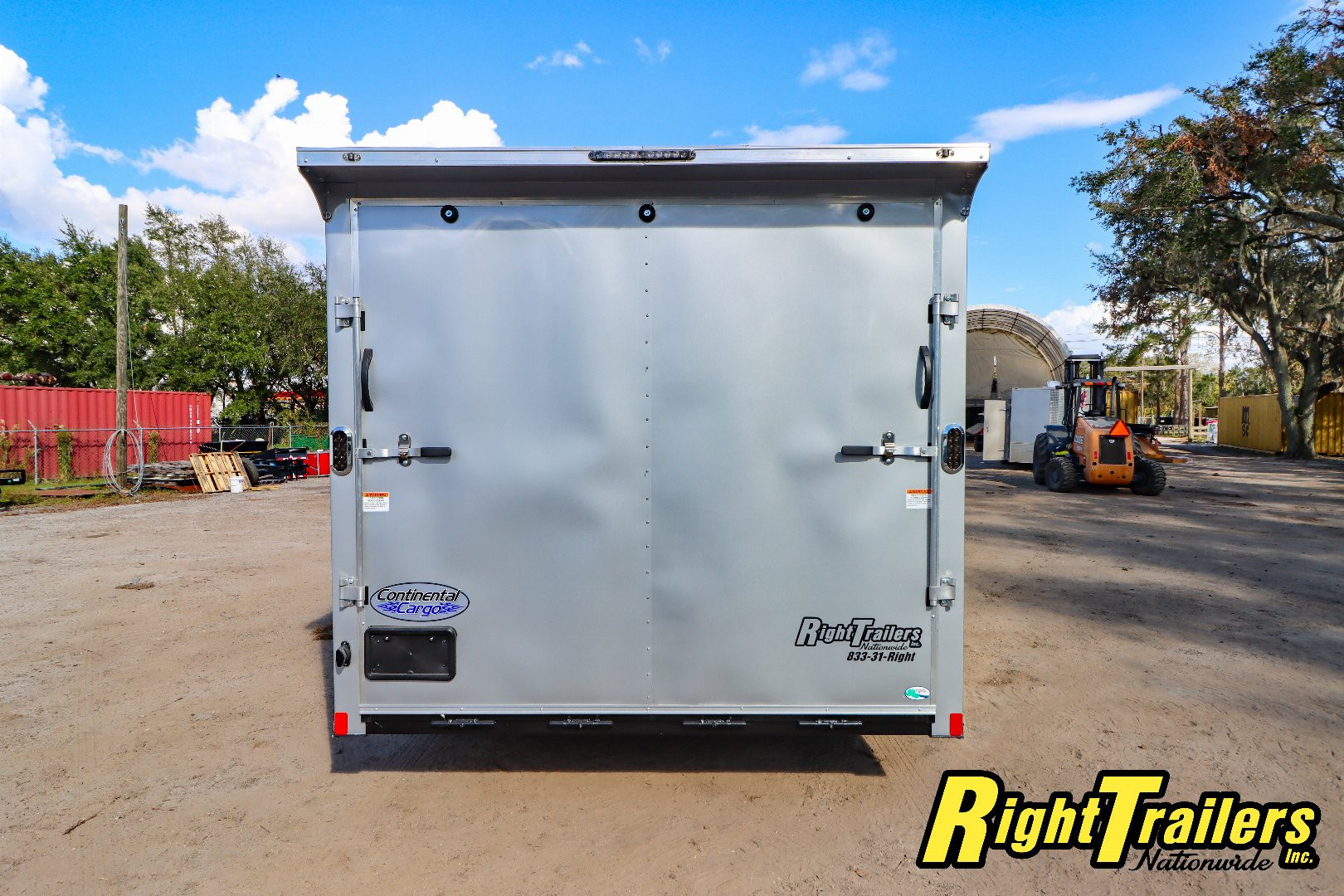 New 2025 8.5X24 Continental Cargo Trailer