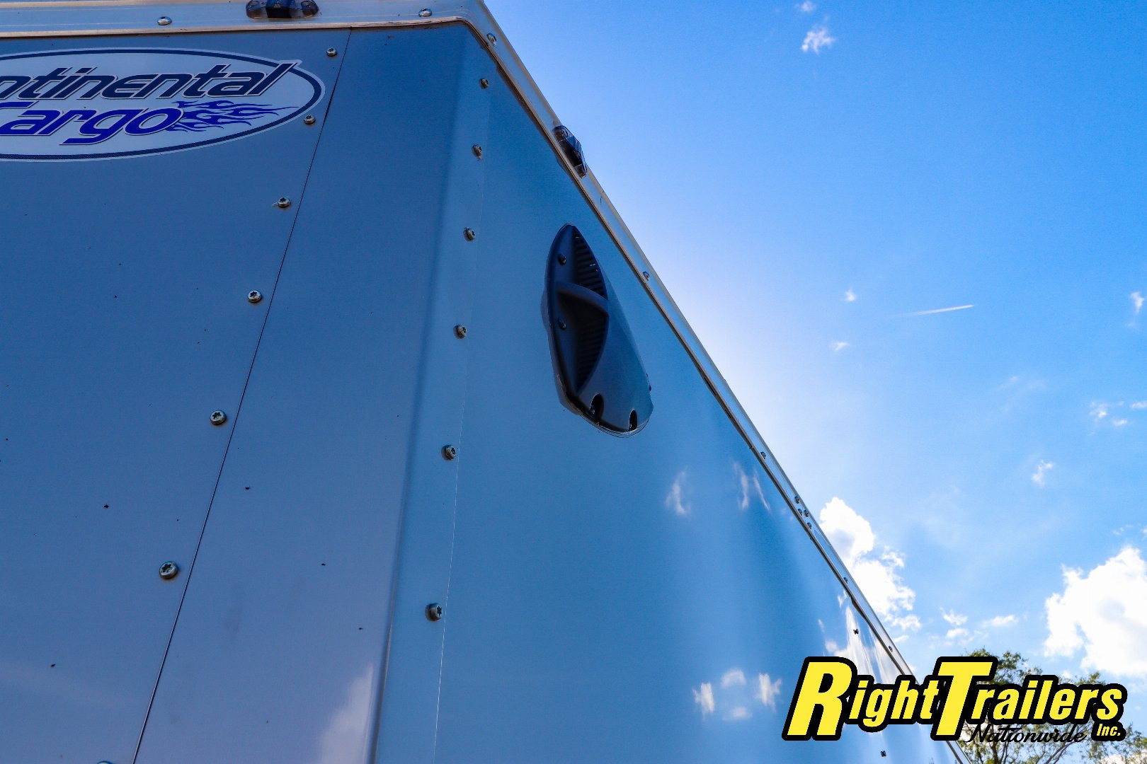New 2025 8.5X24 Continental Cargo Trailer