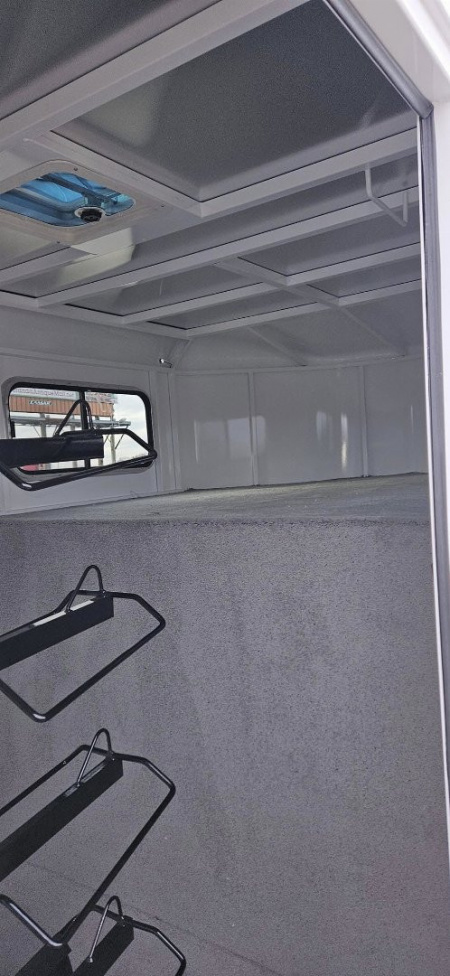 New 2025 Trails West Adventure MX GN 4-Horse Trailer