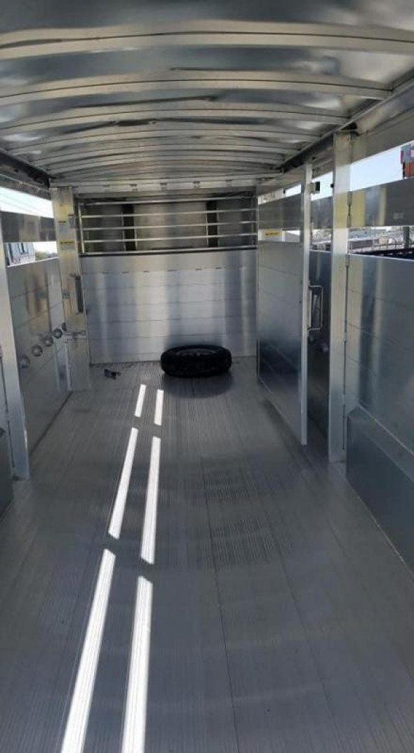 New 2026 Hillsboro Industries Endura Livestock Trailer