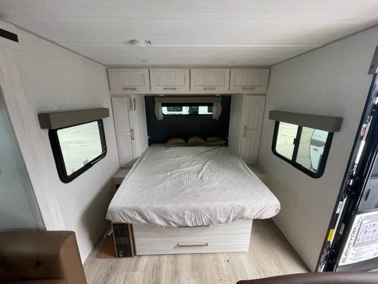 New 2024 Forest River SURVEYOR 19SSLE Travel Trailer