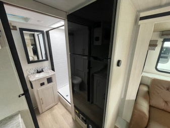 New 2024 Forest River SURVEYOR 19SSLE Travel Trailer