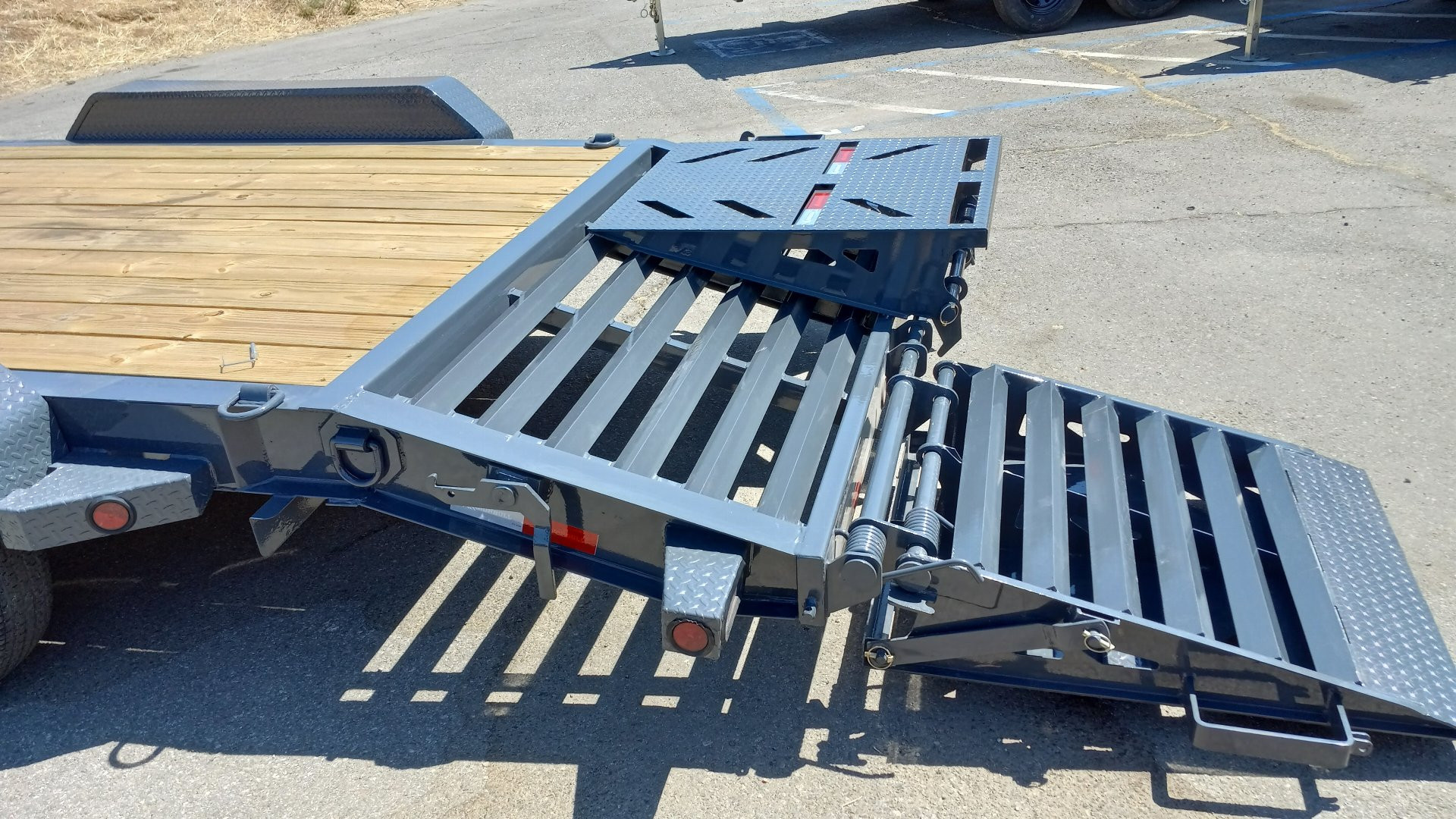 New 2025 IRON BULL EWB8320-MR Equipment Trailer