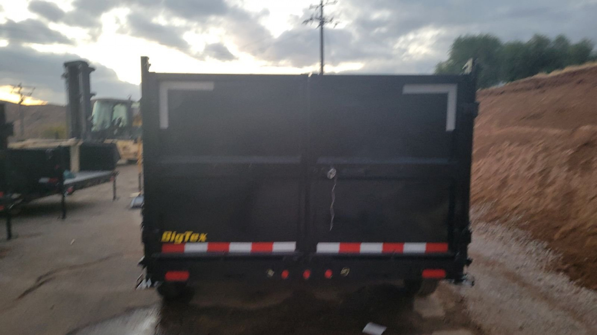 New 2025 Big Tex Trailers 14LX-14-4 Dump Trailer