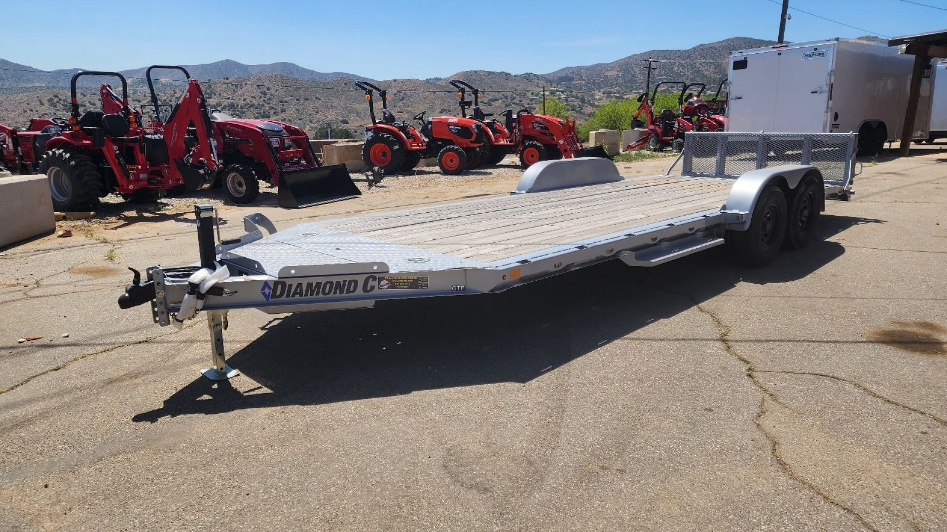 New 2024 Diamond C Trailers GTF20X83-BI Car Hauler
