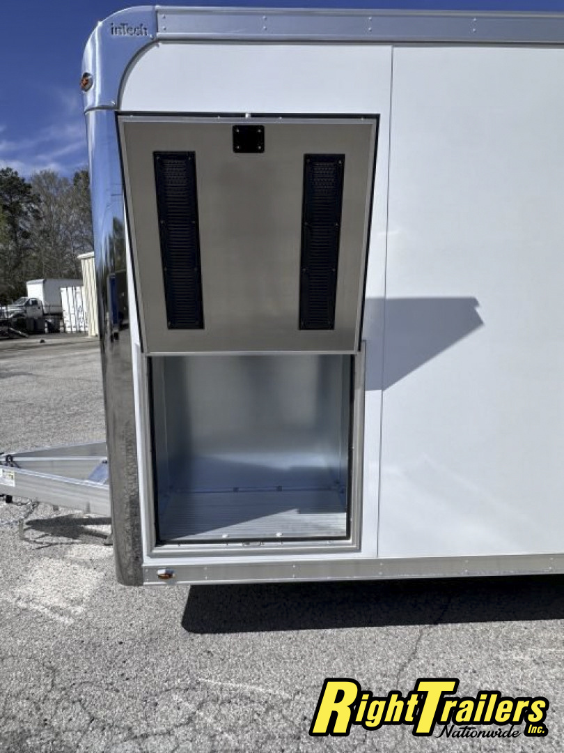 Enclosed Cargo Trailer photo 5