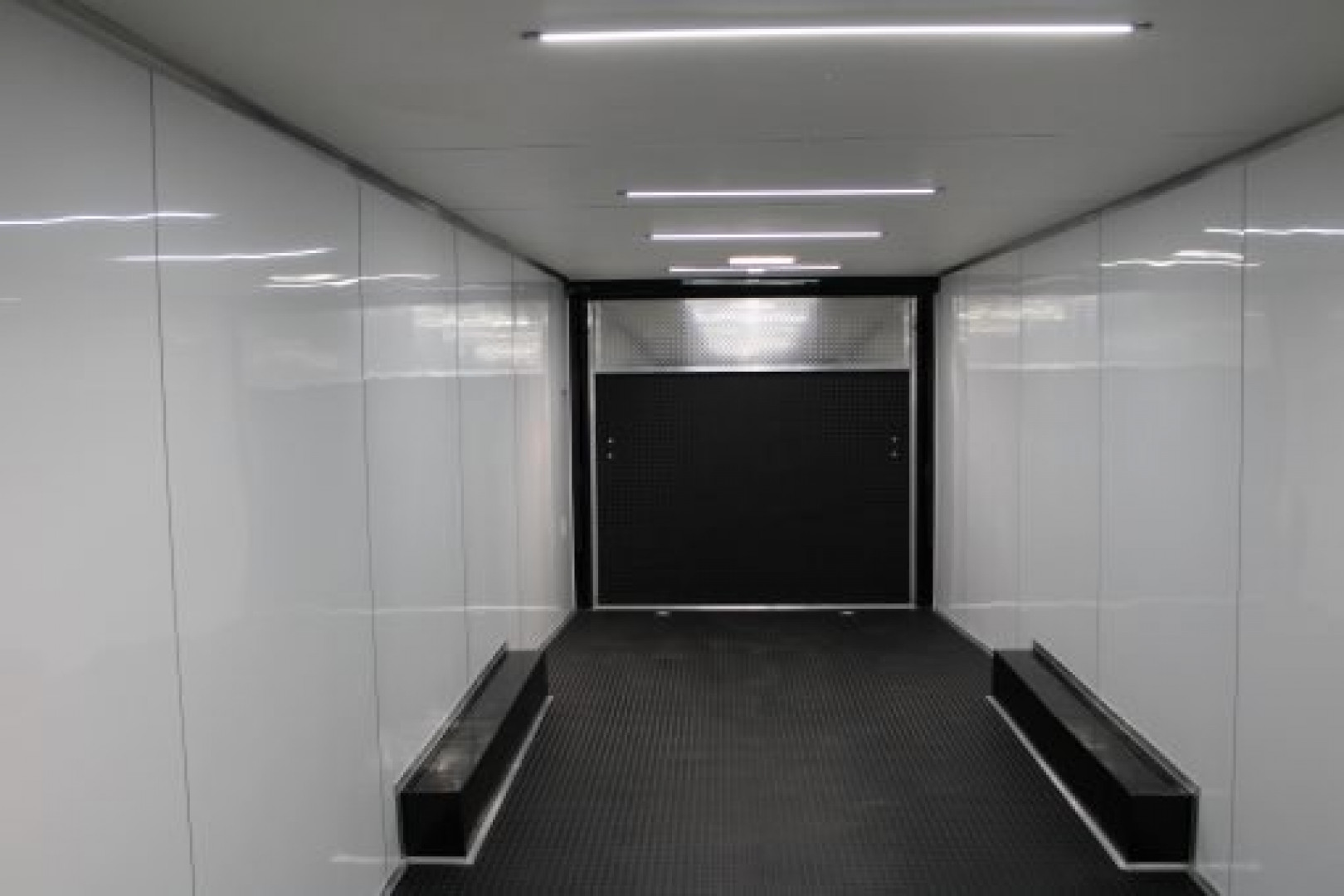 New 2023 8.5x28 Continental Cargo Race Trailer