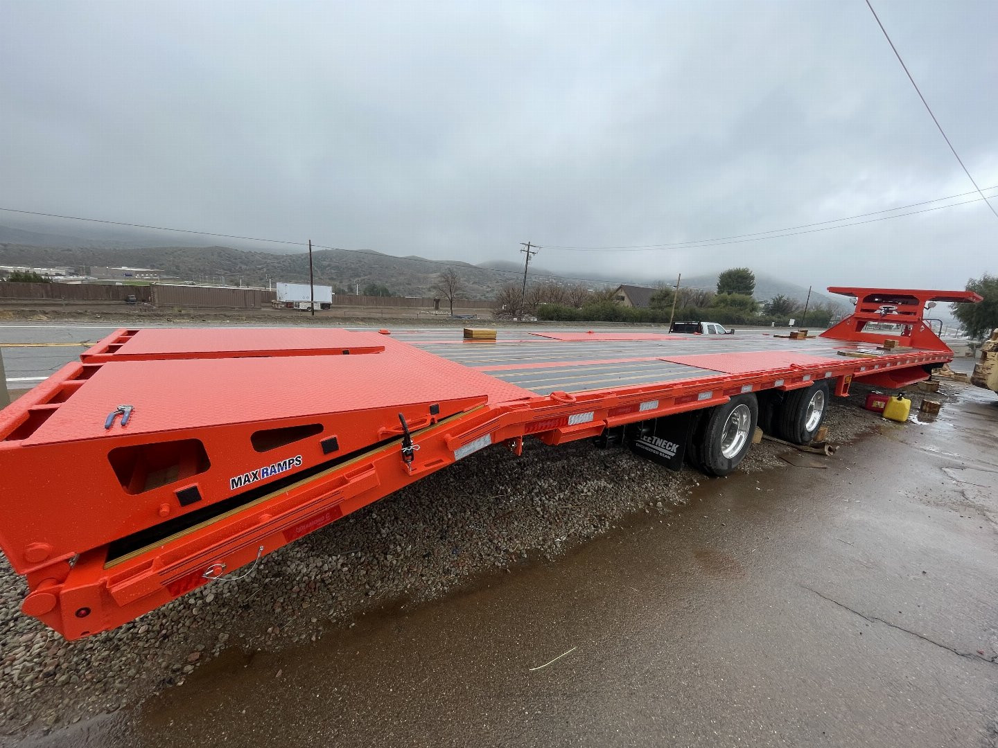 New 2025 Diamond C Trailers FMAX216 40X102