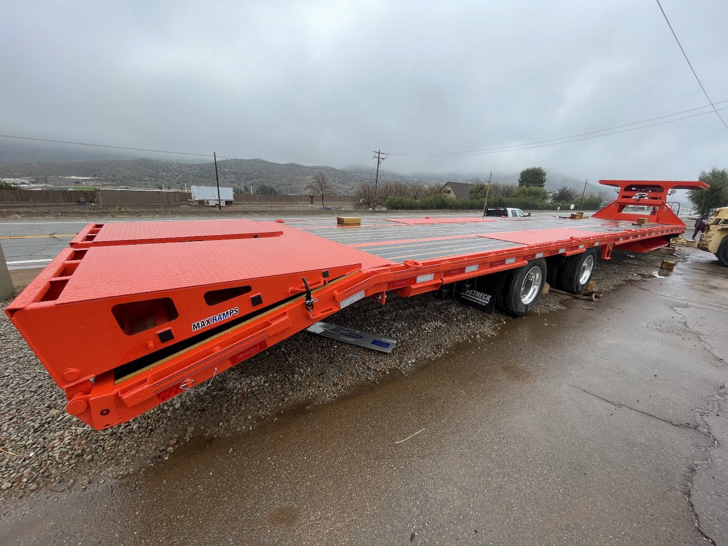New 2025 Diamond C Trailers FMAX216 40X102