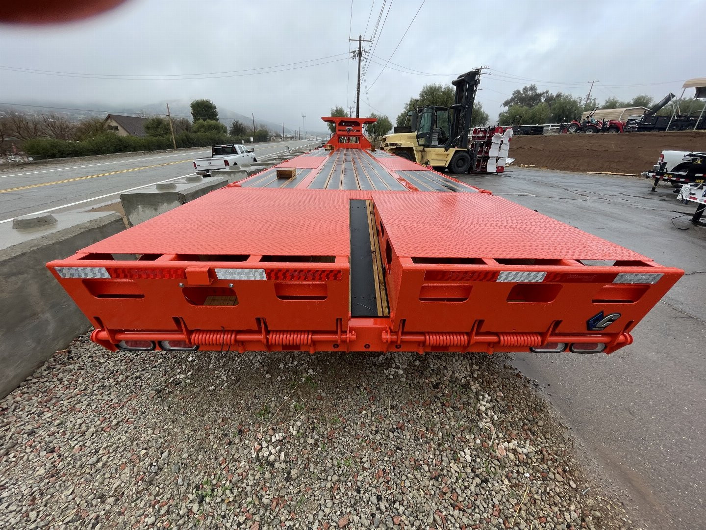 New 2025 Diamond C Trailers FMAX216 40X102