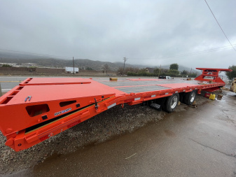 New 2025 Diamond C Trailers FMAX216 40X102