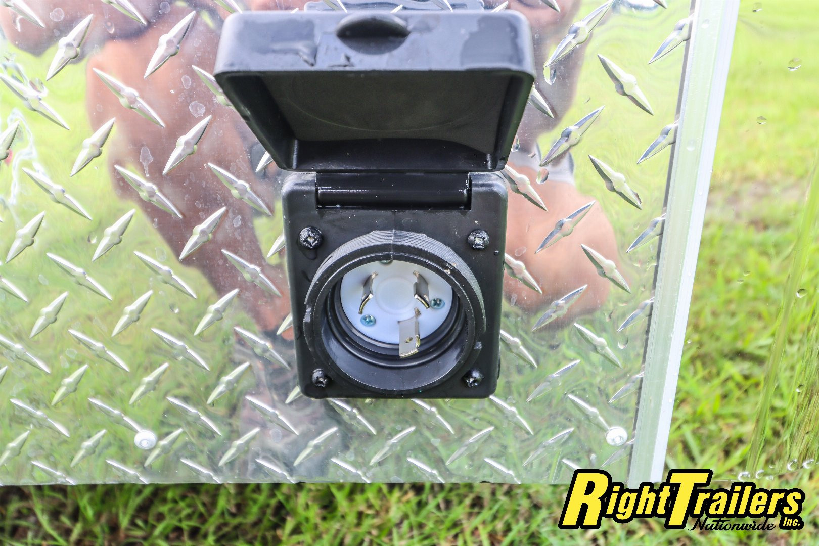 New 8.5X28 INTECH LITE SERIES TAG TRAILER