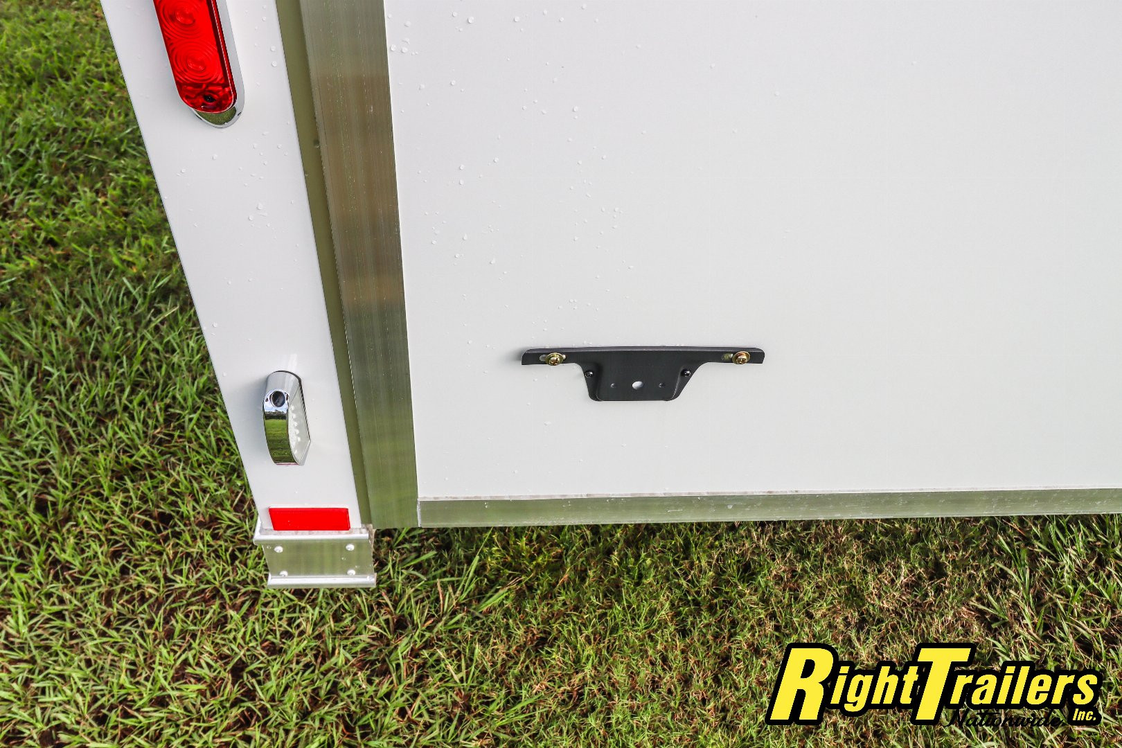 New 8.5X28 INTECH LITE SERIES TAG TRAILER