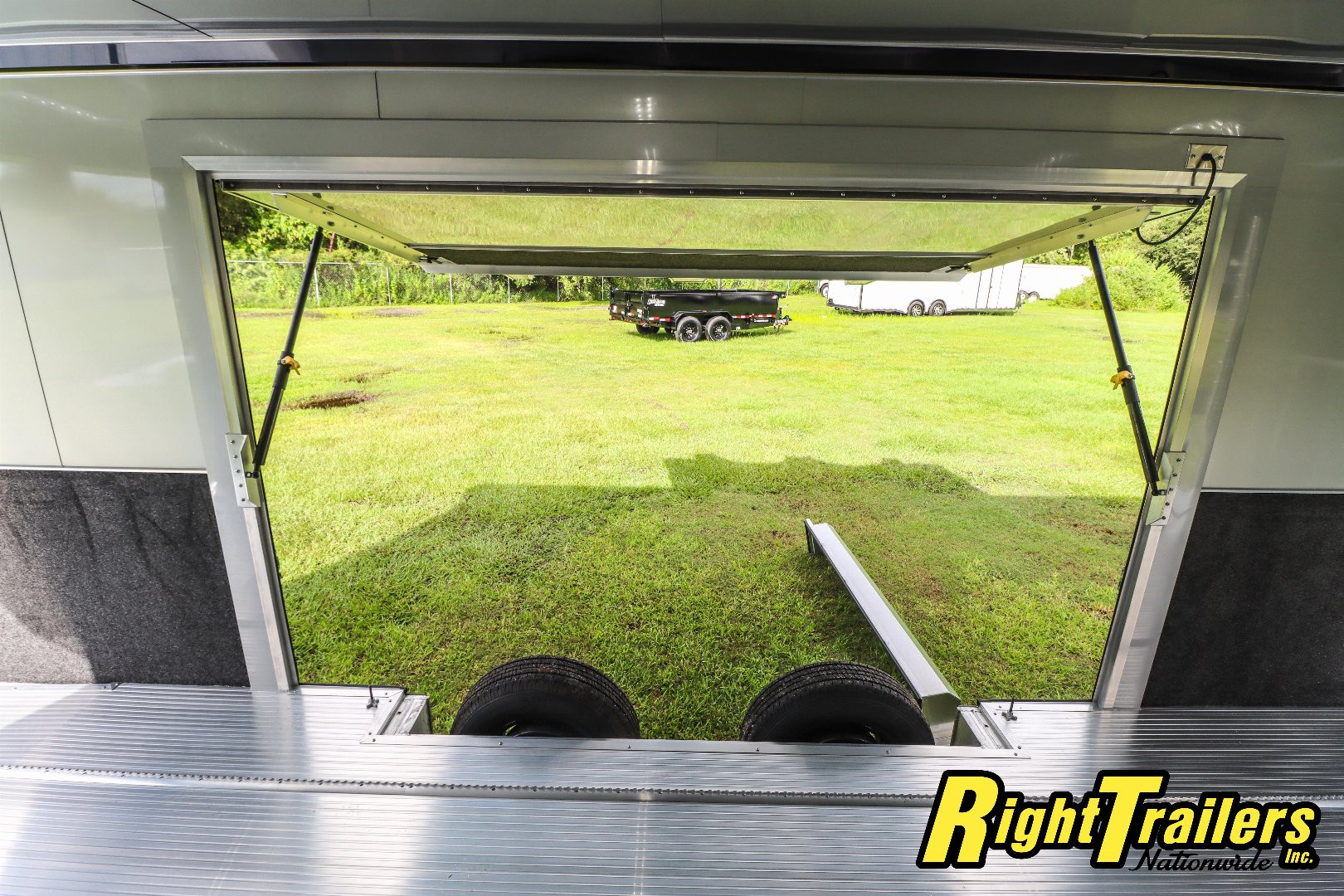 New 8.5X28 INTECH LITE SERIES TAG TRAILER