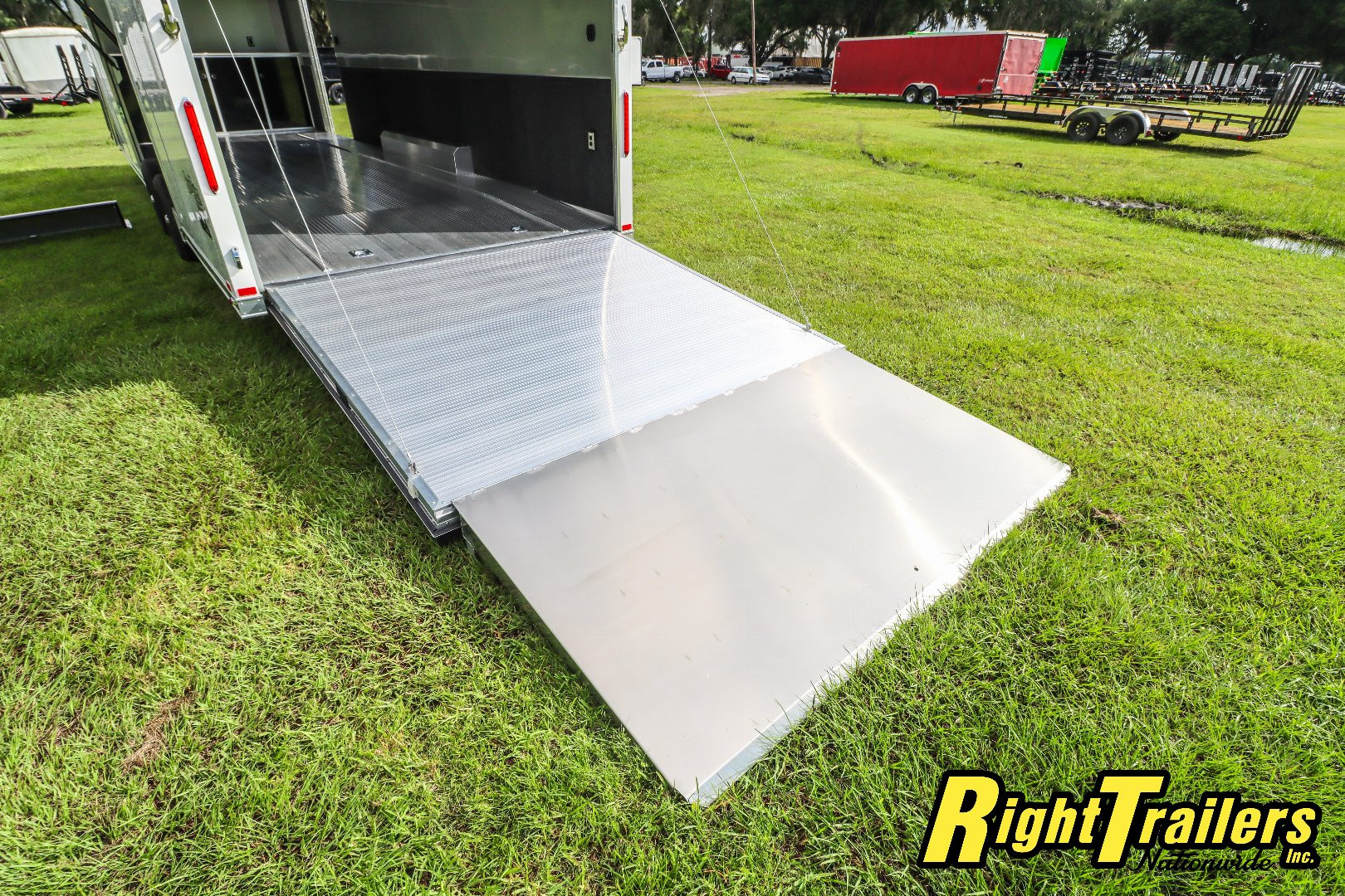 New 8.5X28 INTECH LITE SERIES TAG TRAILER