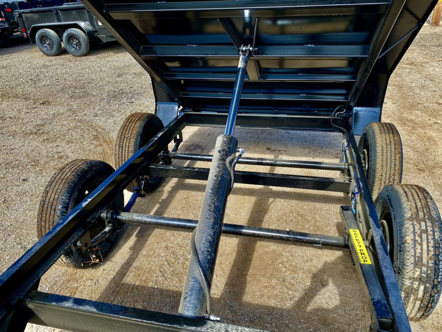 New 2025 70SR-10-5W Dump Trailer