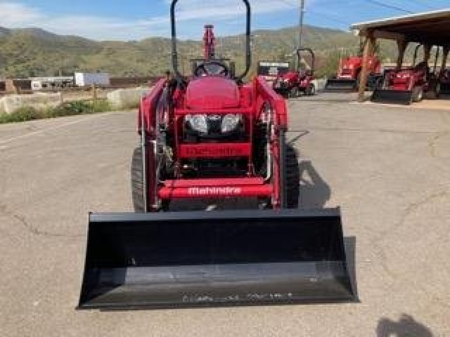 New 2023 MAHINDRA 2638 HST TLB BUNLE DEAL Tractor