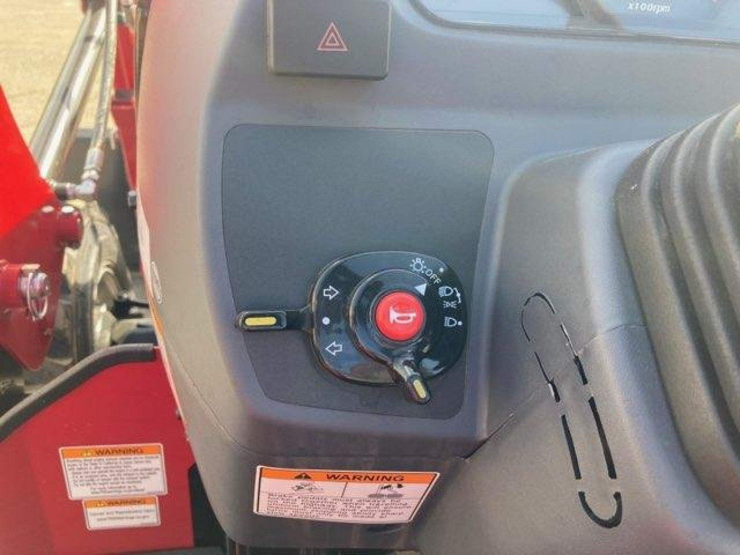 New 2023 MAHINDRA 2638 HST TLB BUNLE DEAL Tractor