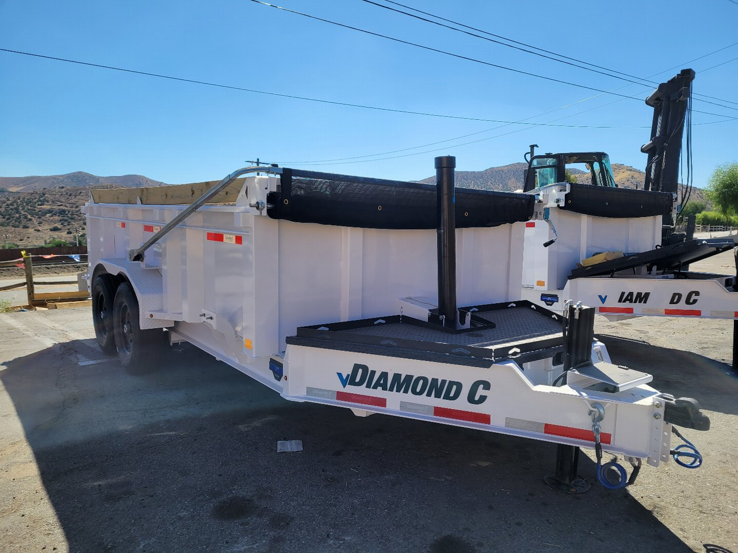 New 2025 Diamond C Trailers LPT 14X82-32-PACESETTER EDITION