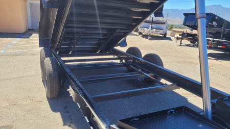 New 2025 Diamond C Trailers LPT 12X82-32