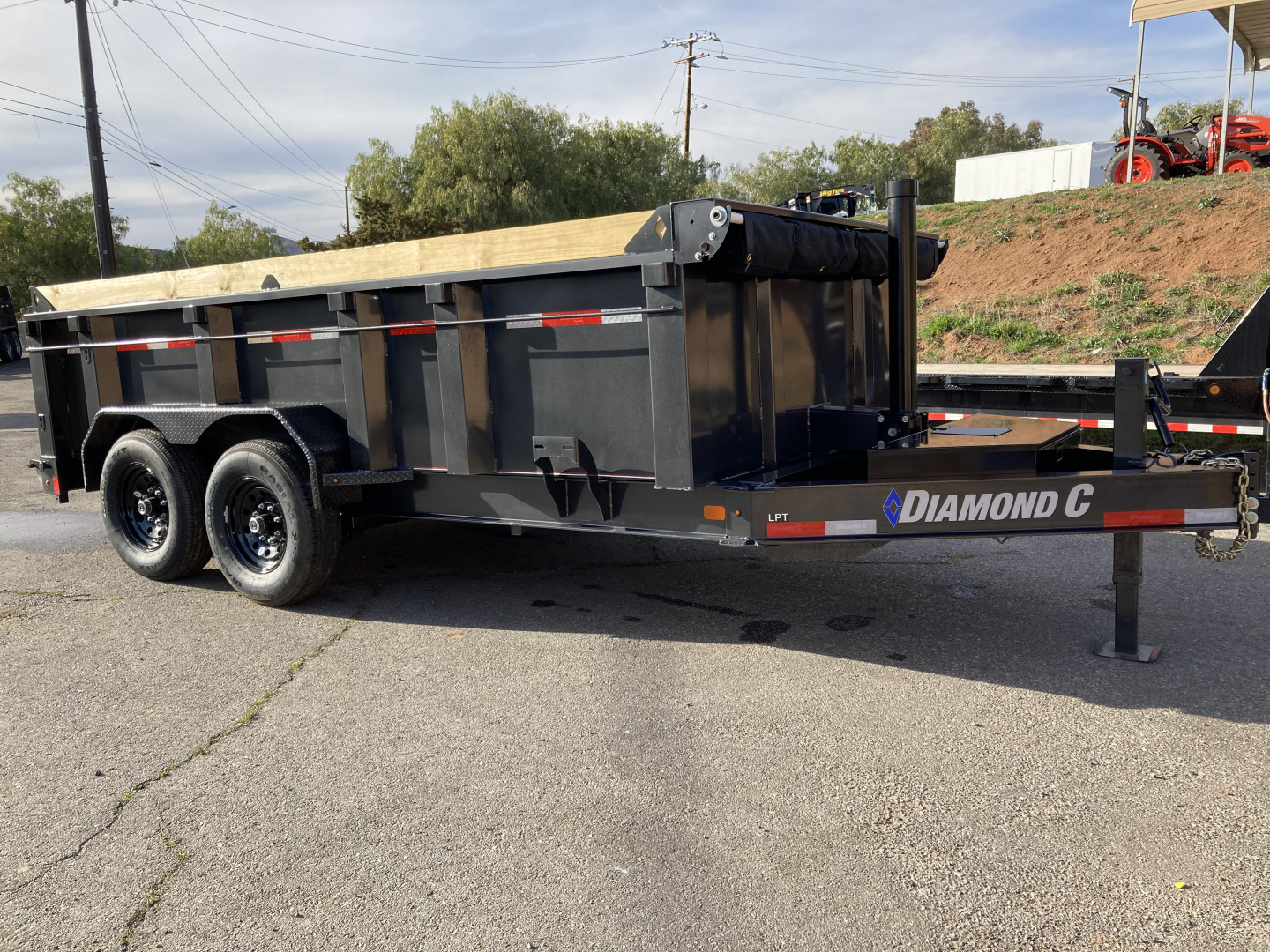 New 2026 Diamond C Trailers LPT 14X82-32 Dump Trailer