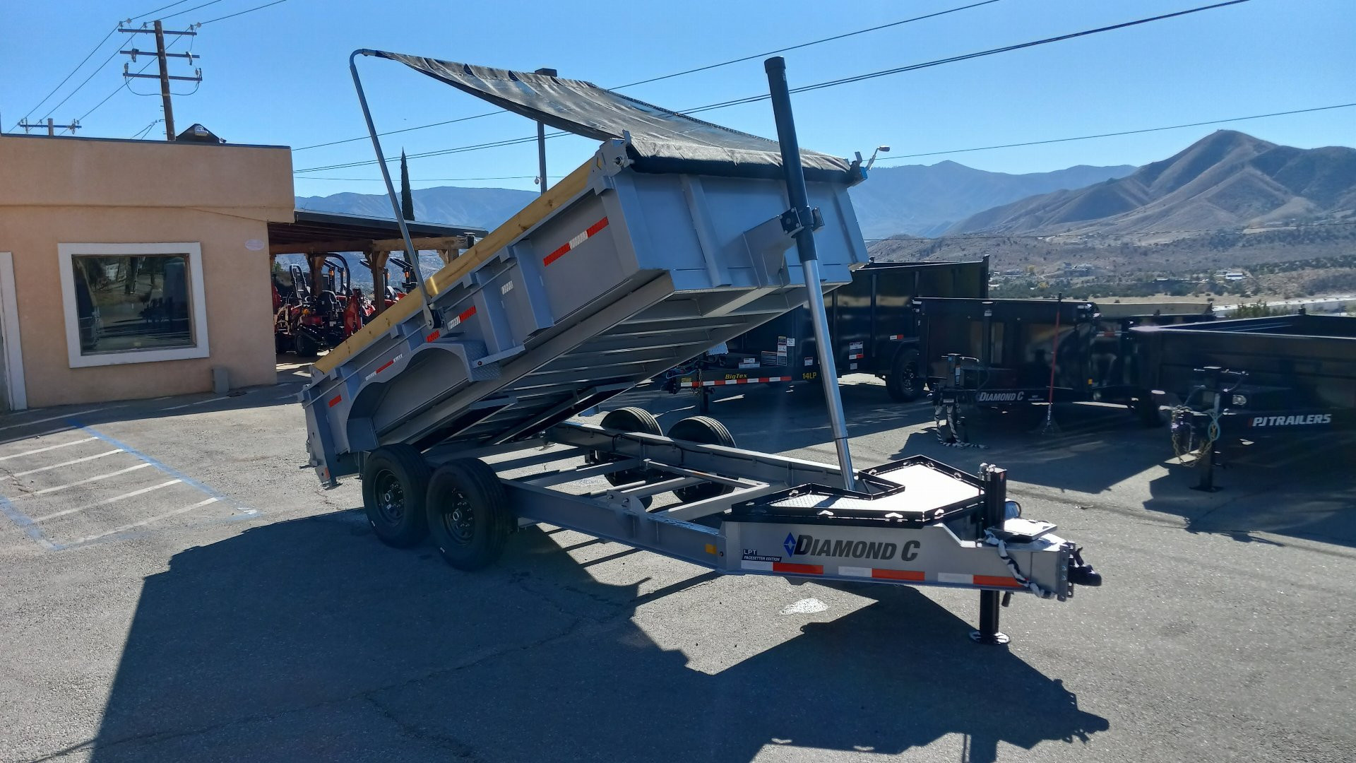 New 2025 Diamond C Trailers LPT 14X82-PACESETTER EDITION