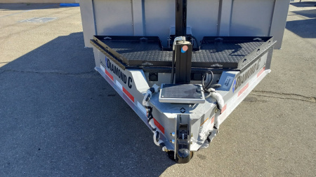 New 2025 Diamond C Trailers LPT 14X82-PACESETTER EDITION