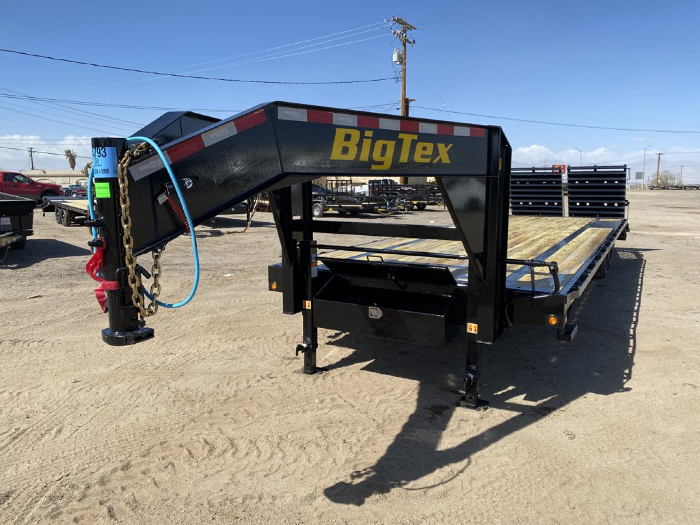 Used 2021 BIG TEX TRAILERS 16GN-35+5MR Flatbed Trailer