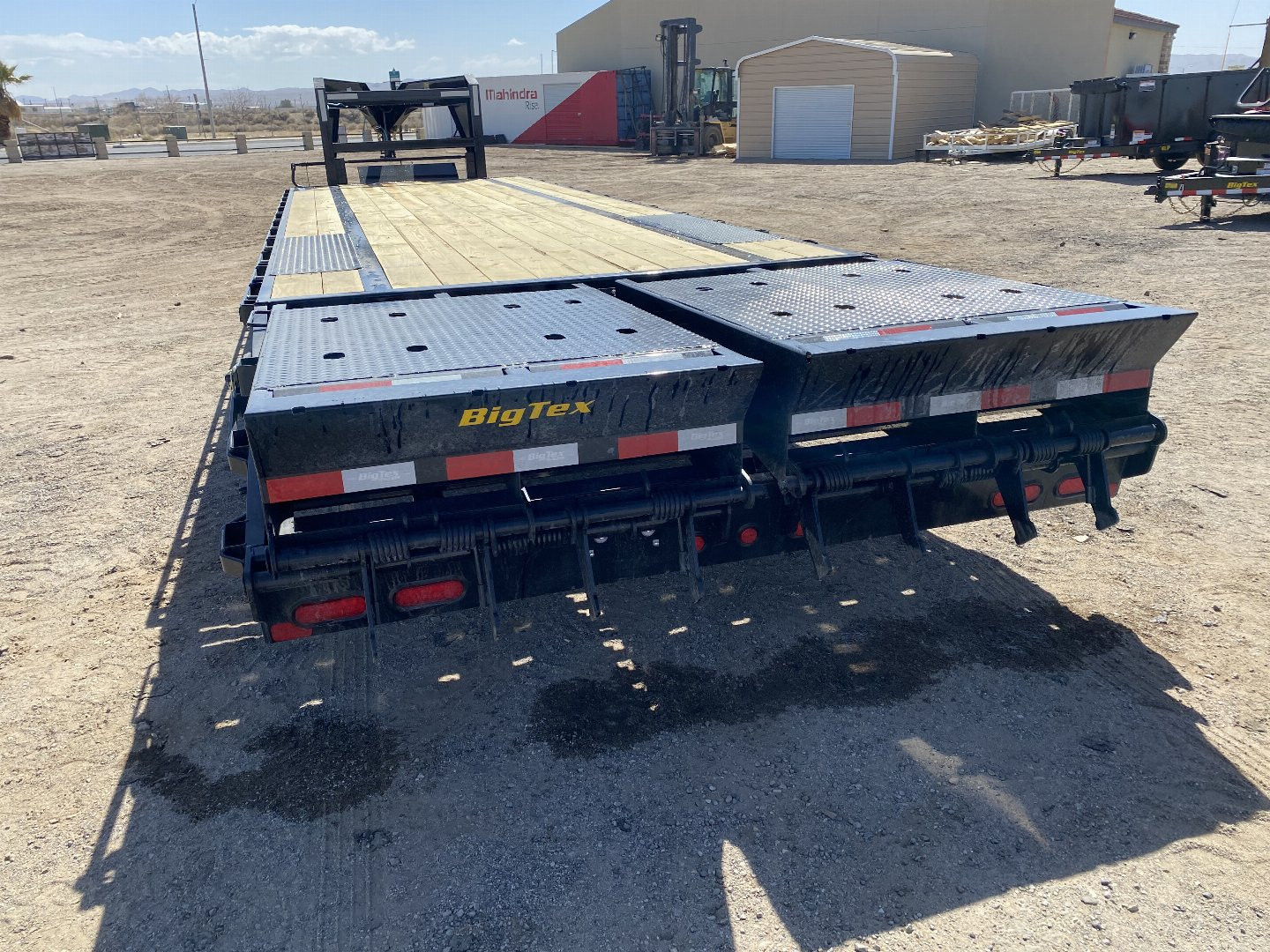 Used 2021 BIG TEX TRAILERS 16GN-35+5MR Flatbed Trailer