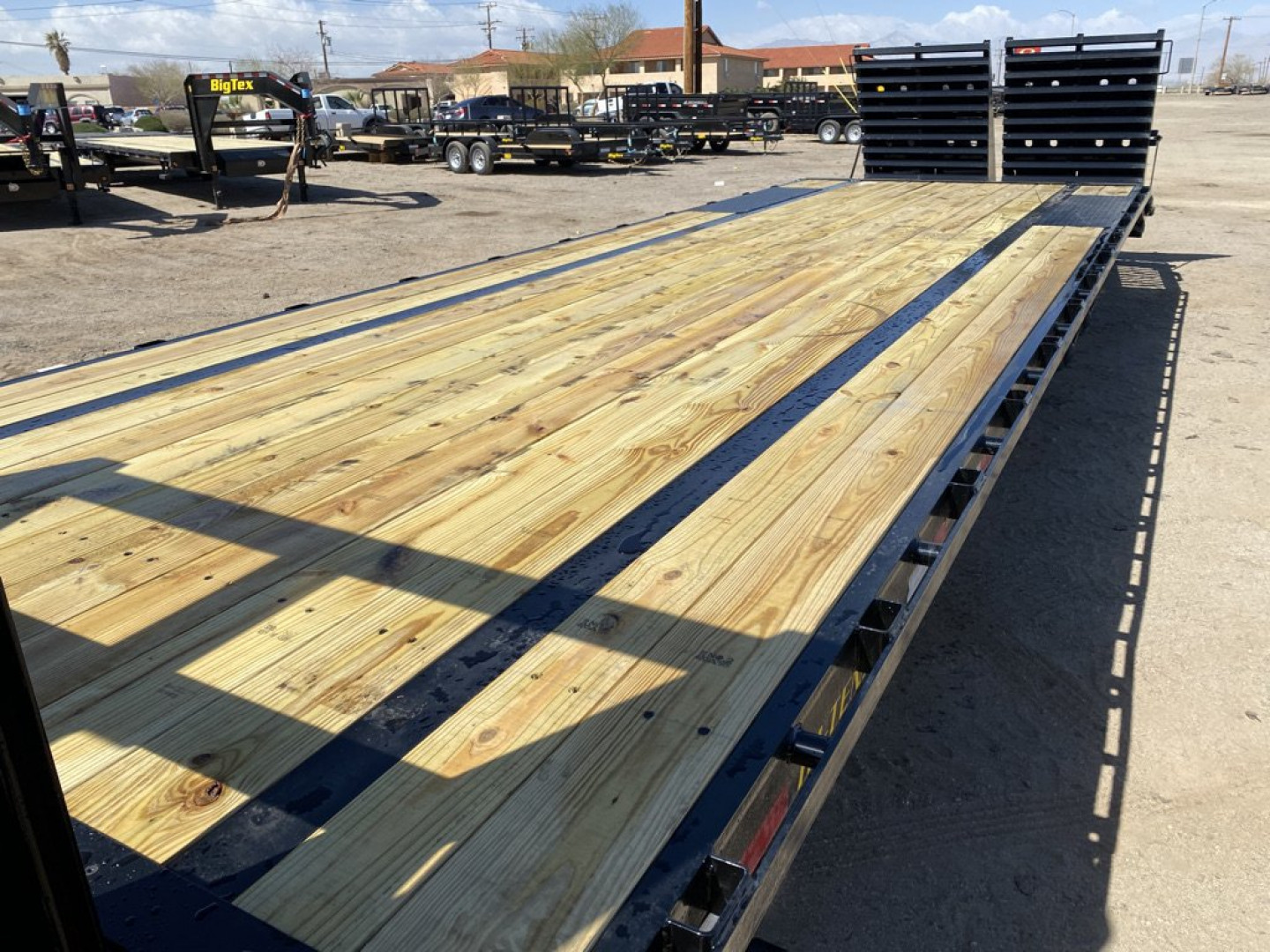 Used 2021 BIG TEX TRAILERS 16GN-35+5MR Flatbed Trailer