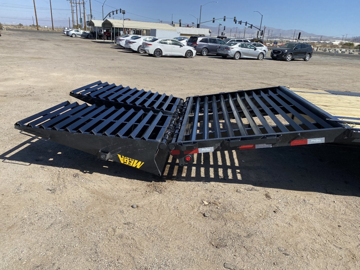 Used 2021 BIG TEX TRAILERS 16GN-35+5MR Flatbed Trailer