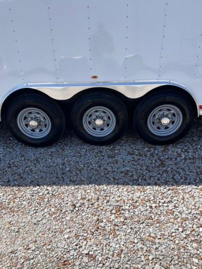 New 2023 8.5x34 Vintage Race Trailer OL834