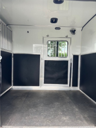 Used 2024 Shadow 2+1 with dressing room Horse Trailer