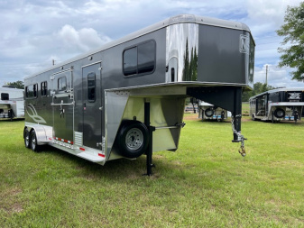 Used 2024 Shadow 2+1 with dressing room Horse Trailer