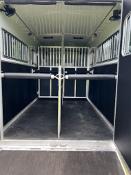 Used 2024 Shadow 2+1 with dressing room Horse Trailer