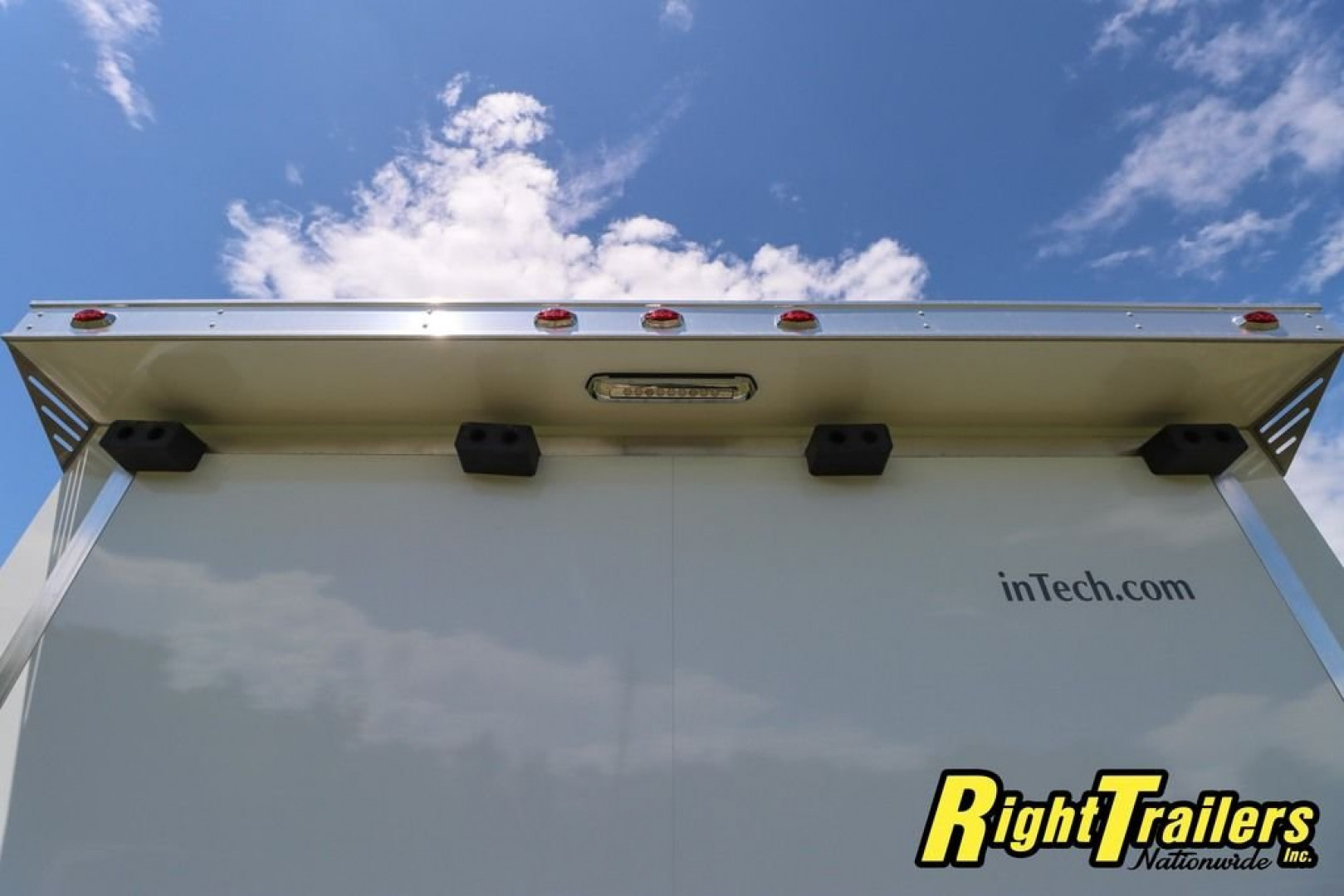 New 8.5x28 inTech LITE SERIES TAG TRAILER race trailer