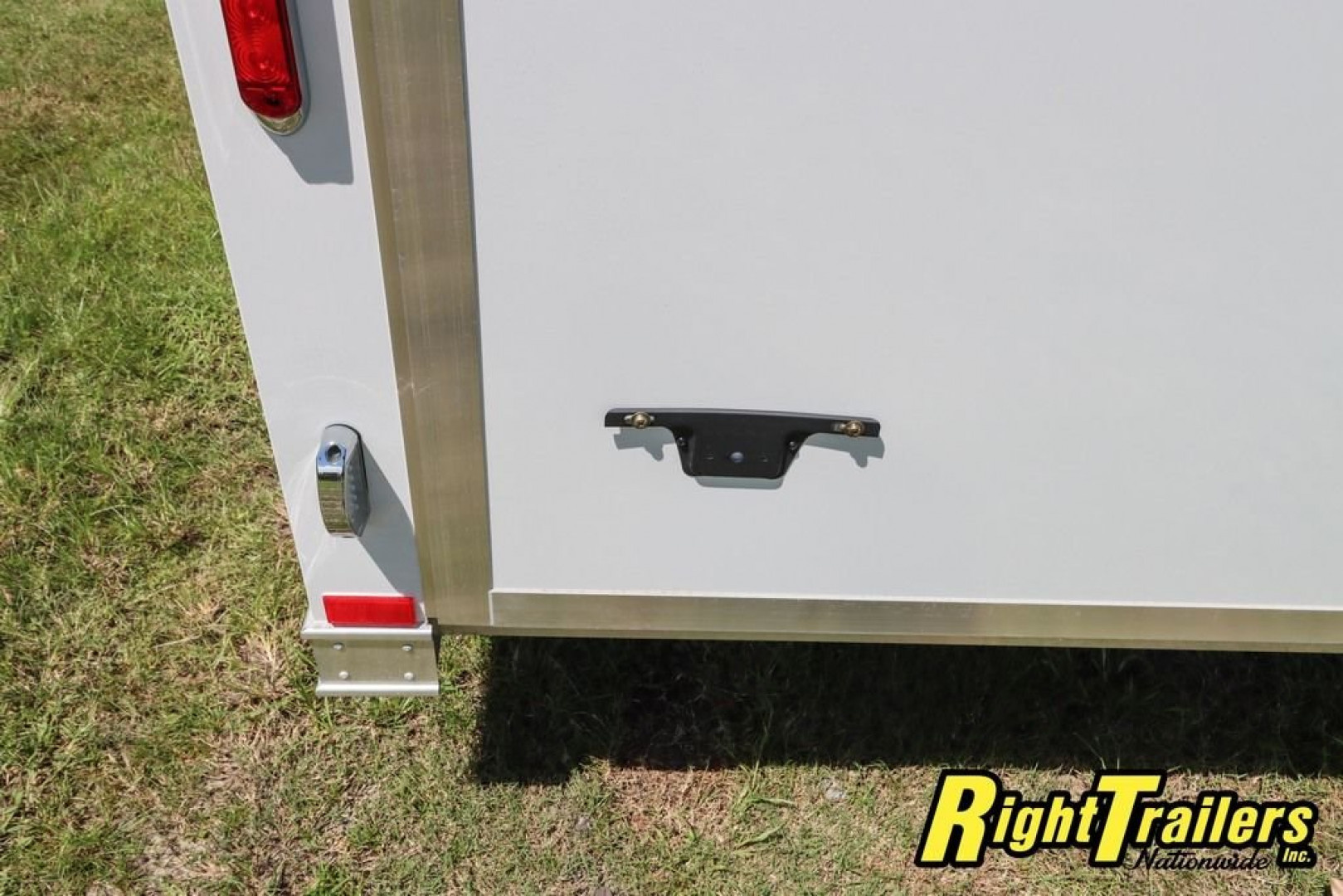 New 8.5x28 inTech LITE SERIES TAG TRAILER race trailer