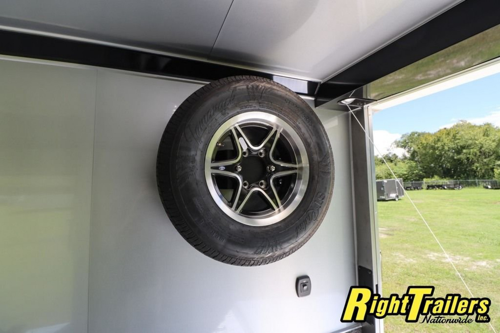 New 8.5x28 inTech LITE SERIES TAG TRAILER race trailer