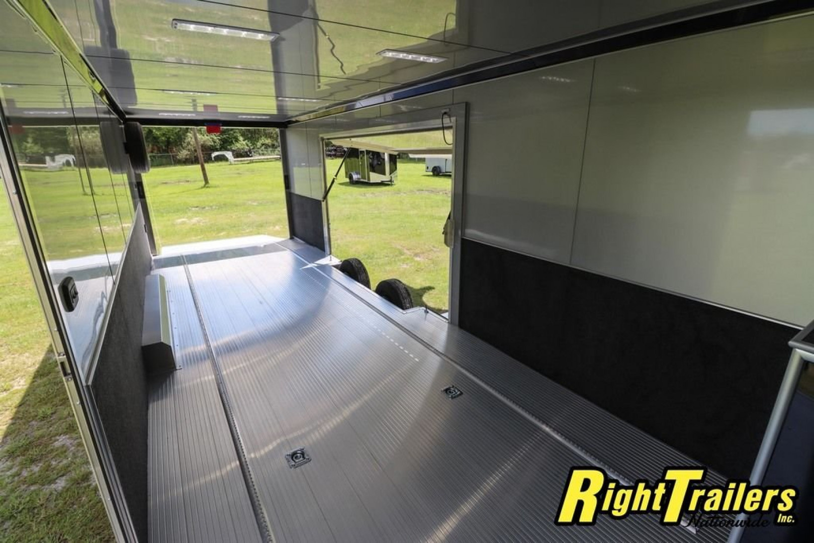 New 8.5x28 inTech LITE SERIES TAG TRAILER race trailer