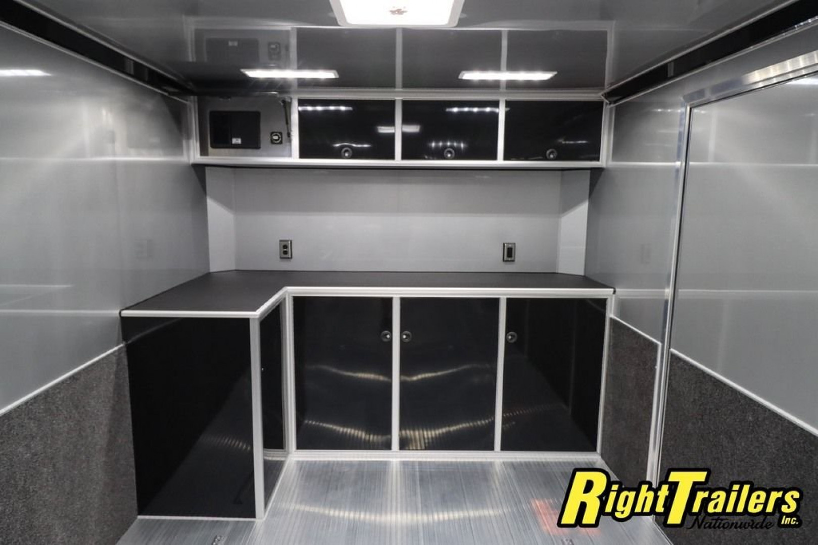 New 8.5x28 inTech LITE SERIES TAG TRAILER race trailer