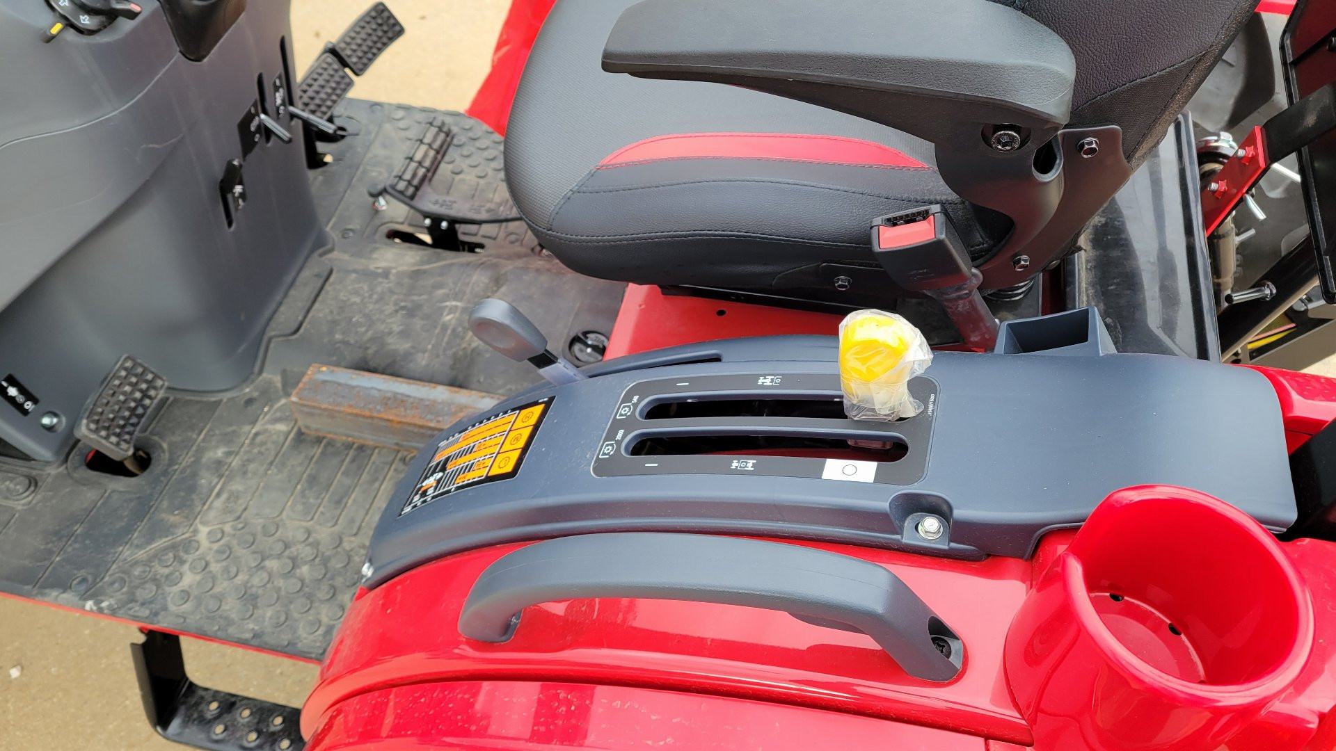 New 2025 Mahindra 1640 HST Tractor